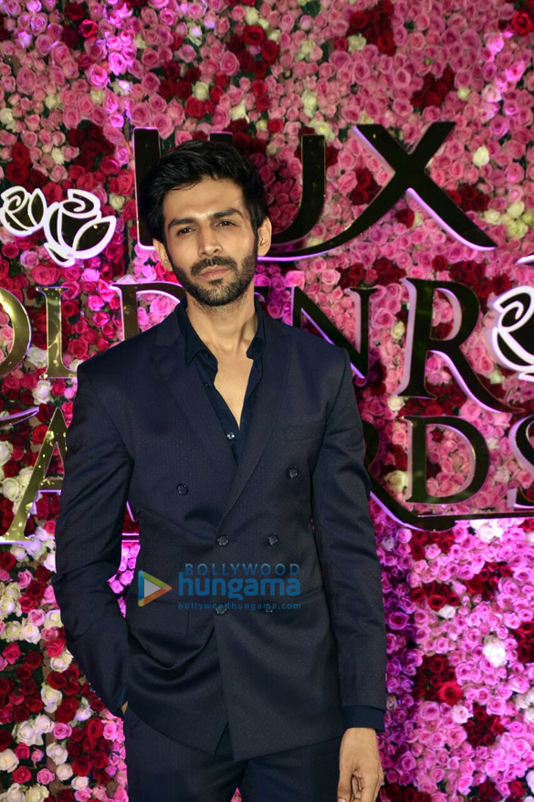 jacqueline fernandez bhumi pednekar urvashi rautela other celebrities grace lux golden rose awards 2017 in mumbai4 4