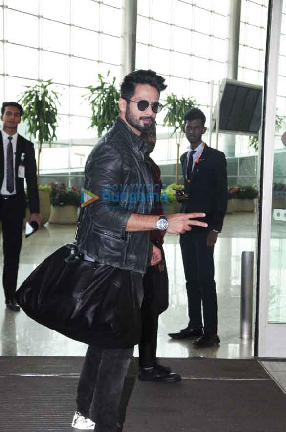 jacqueline fernandez raveena tandon and others snapped at the airport 9