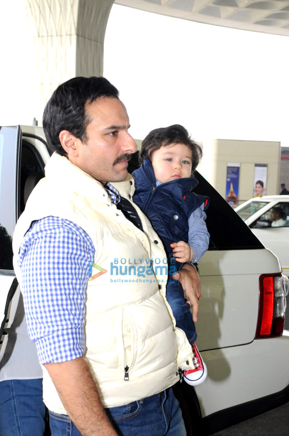 kareena kapoor khan saif ali khan and taimur spotted going to delhi 6