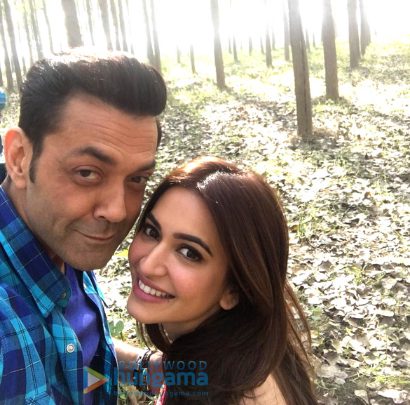 Kriti Kharbanda shares a selfie with co-star Bobby Deol from the sets of Yamla Pagla Deewana Phir Se