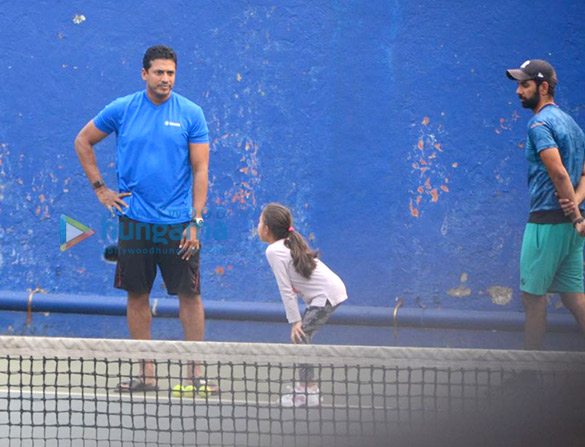 mahesh bhupathi snapped with daughter 6