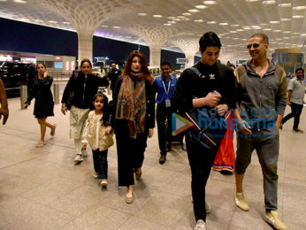 Priyanka Chopra, Akshay Kumar and others snapped at the airport