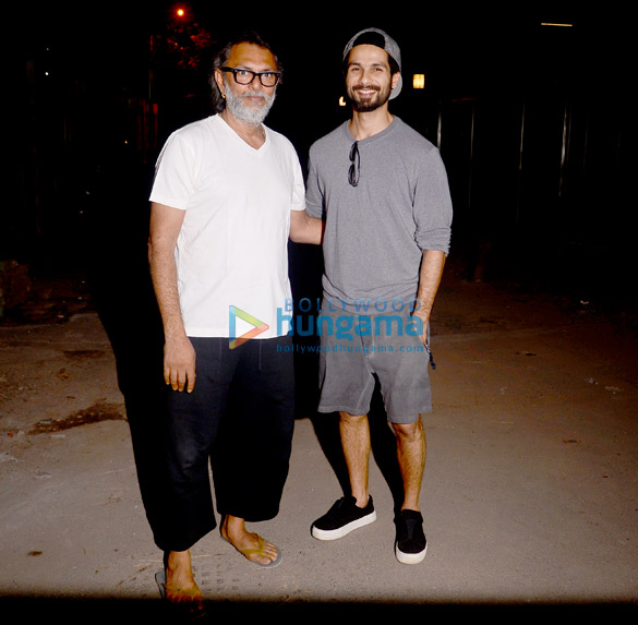 rakeysh omprakash mehra and shahid kapoor snapped in bandra 4