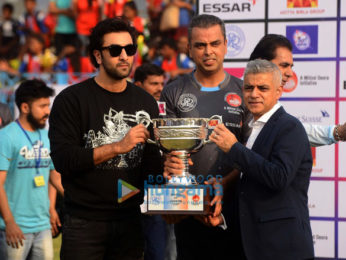 Ranbir Kapoor gets felicitated by the Mayor of London