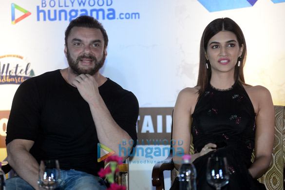 salman khan kriti sanon sonakshi sinha and others at dabangg tour press conference in delhi 3