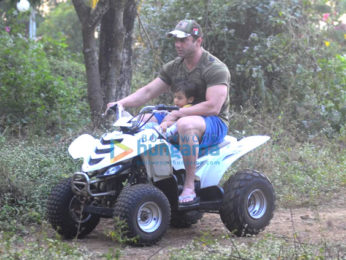 Salman Khan, Sohail Khan and others snapped at their farmhouse