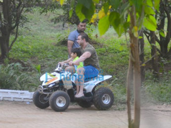 Salman Khan, Sohail Khan and others snapped at their farmhouse