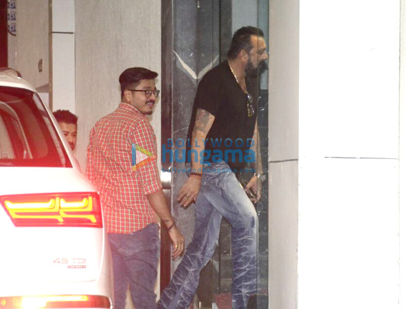 sanjay dutt snapped at ashutosh gowarikars office in khar 4