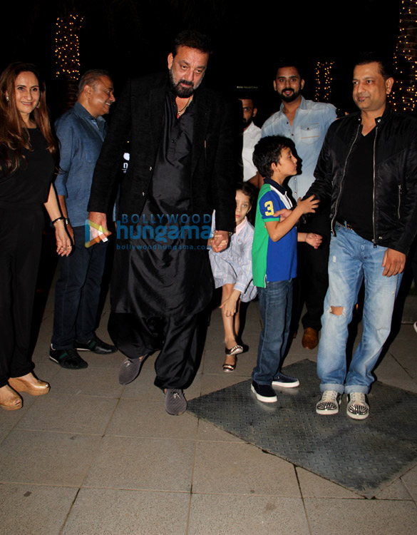 sanjay dutt snapped with his family at yautcha in bandra 2