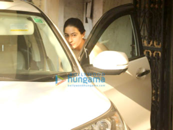 Sara Ali Khan and Janhvi Kapoor snapped at the gym