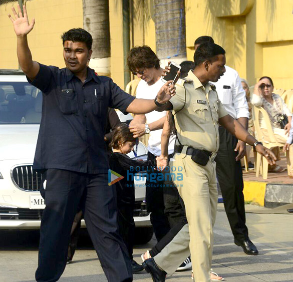 Shah Rukh Khan, Suhana Khan, Hrithik Roshan And Others Spotted At 