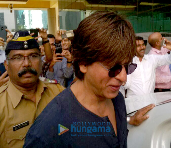 shah rukh khan snapped at bkc 4