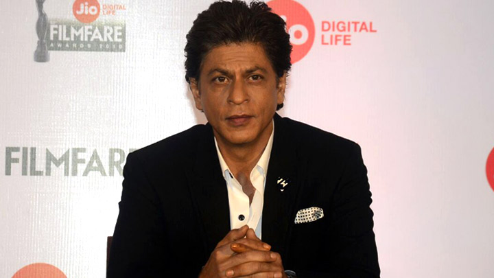 Shah Rukh Khan’s CANDID Answer About His Parents While Talking About His First Filmfare Award Shah Rukh Khan’s CANDID Answer About His Parents While Talking About His First Filmfare Award