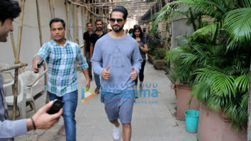 Shahid Kapoor snapped at a salon