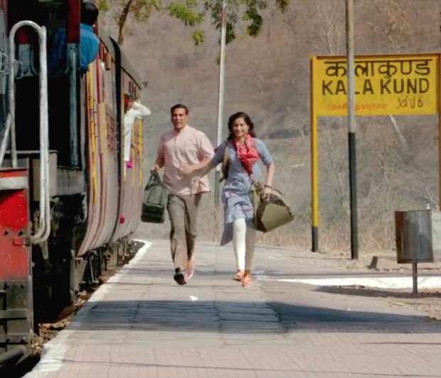 Sonam Kapoor channels elegance and simplicity as Rhea Kapoor in Padman (4)