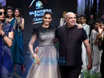 Sonam Kapoor walks the ramp for Tarun Tahiliani's at Blenders Pride Fashion Tour