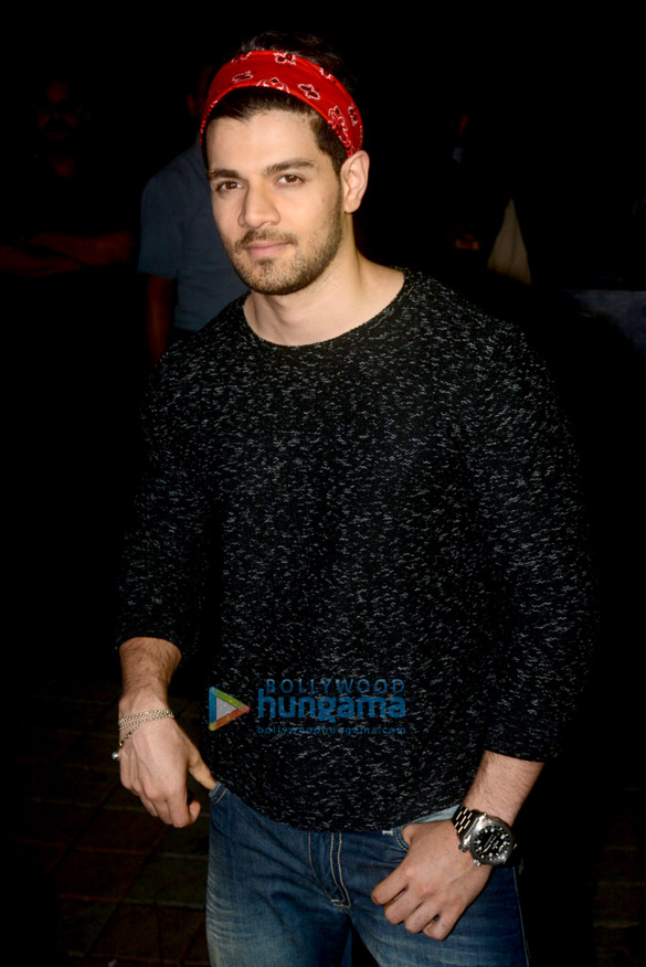 Sooraj Pancholi snapped at Hakkasan in Bandra Sooraj Pancholi snapped at Hakkasan in Bandra