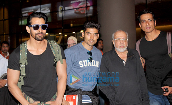 team of paltan snapped at the airport 2