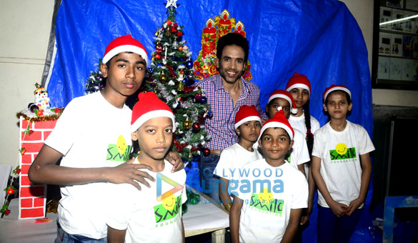 tusshar kapoor celebrates his birthday with childrens from smile foundation 5