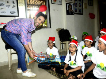 Tusshar Kapoor celebrates his birthday with children's from Smile Foundation