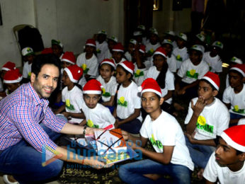 Tusshar Kapoor celebrates his birthday with children's from Smile Foundation