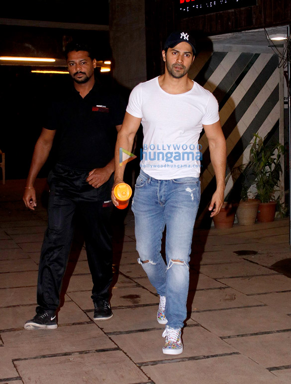 Varun Dhawan and Kartik Aaryan snapped at the gym