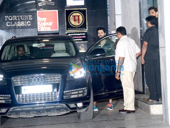 Varun Dhawan spotted at the gym in Bandra