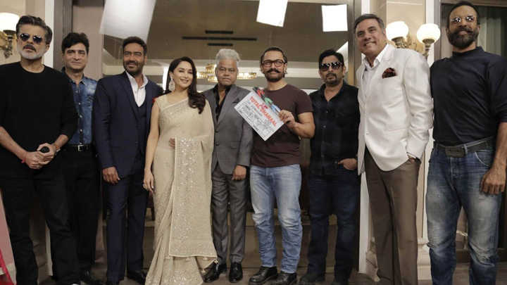 Aamir Khan Gives The “Mahurat” Clap For Total Dhamaal | Ajay Devgn | Anil Kapoor | Madhuri Dixit Aamir Khan Gives The “Mahurat” Clap For Total Dhamaal | Ajay Devgn | Anil Kapoor | Madhuri Dixit