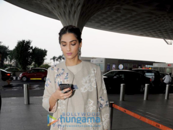 Aamir Khan, Hrithik Roshan and others snapped at the airport