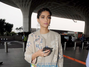 Aamir Khan, Hrithik Roshan and others snapped at the airport