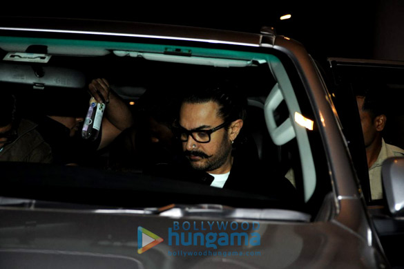 aamir khan returns from singapore 2