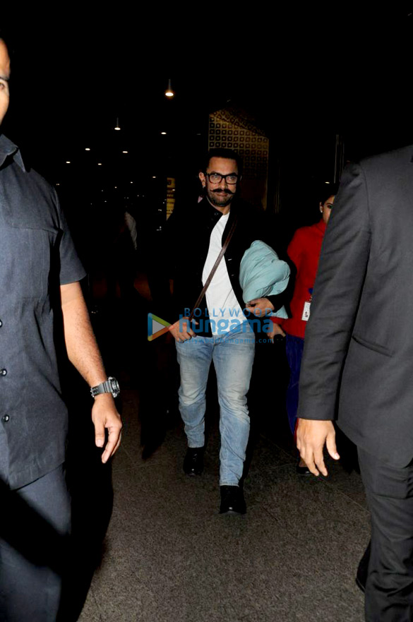 aamir khan returns from singapore 4