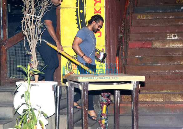 aamir khan spotted at sukho thai in bandra 3