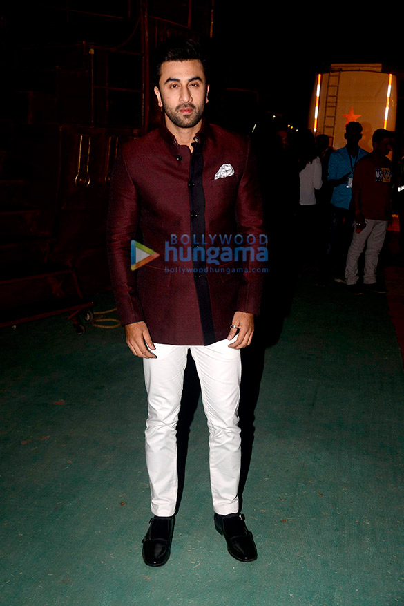 aamir shah rukh amitabh deepika grace umang 2018 57