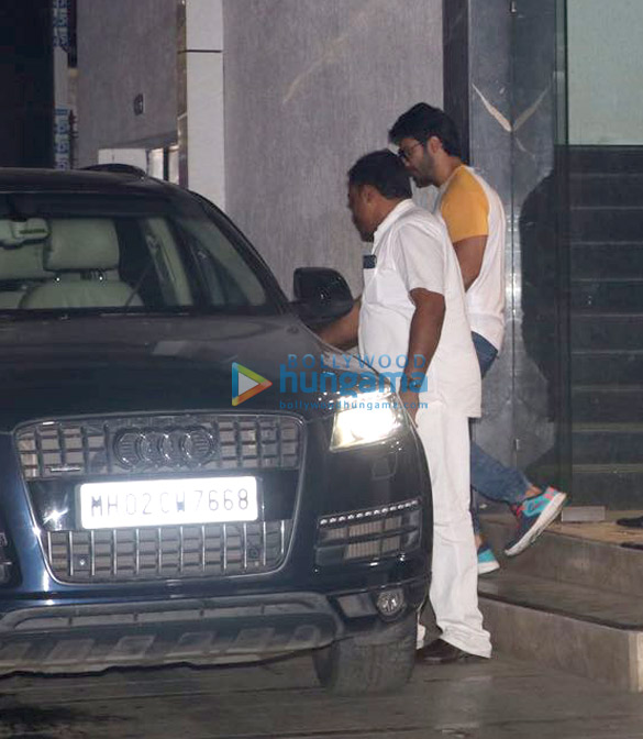 aayush sharma and varun dhawan spotted at gym 3