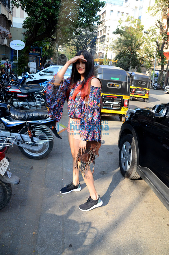 adah sharma spotted at brownie point in bandra 2