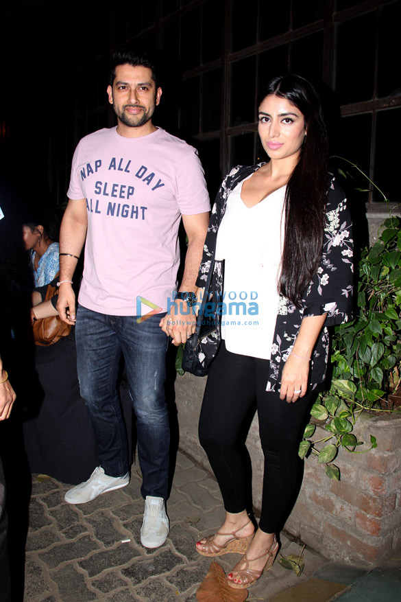 aftab shivdasani riteish deshmukh and anupama chopra spotted at pali village cafe 1