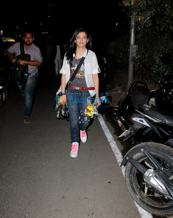 Akshara Haasan spotted in Bandra Akshara Haasan spotted in Bandra