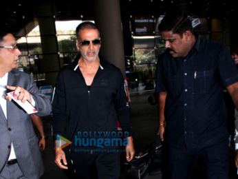 Akshay Kumar, Twinkle Khanna, Esha Gupta, Chiranjeevi and Kriti Sanon snapped at the airport