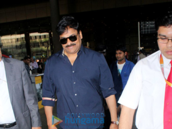 Akshay Kumar, Twinkle Khanna, Esha Gupta, Chiranjeevi and Kriti Sanon snapped at the airport