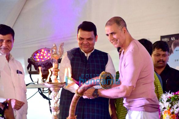 akshay kumar and remo dsouza snapped attending the versova festival 8