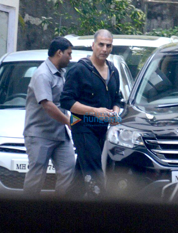 akshay kumar snapped at juhu 4