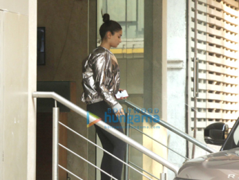 Alia Bhatt and Ranbir Kapoor spotted after dance rehersals in Khar
