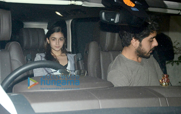 alia bhatt snapped at sequel cafe in bandra 5