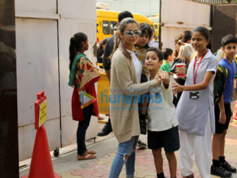 Amrita Arora snapped with kids
