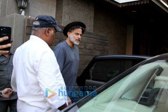 anil kapoor and rhea kapoor snapped in juhu 1