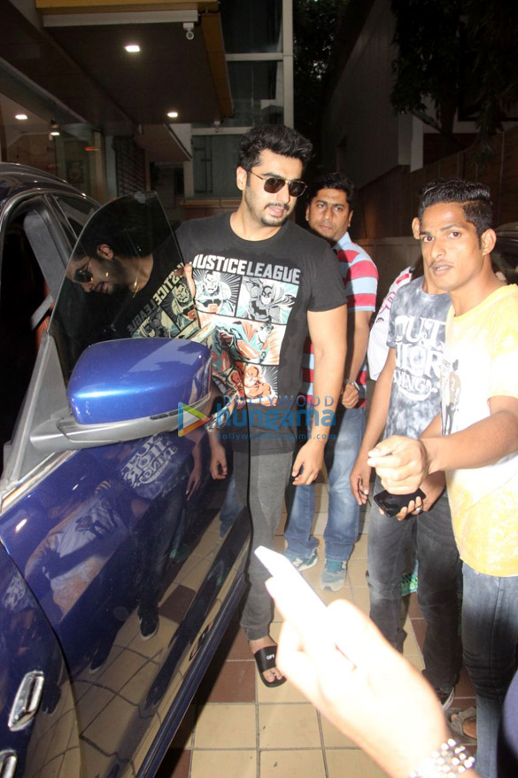 arjun kapoor spotted after dance practice in bandra 3