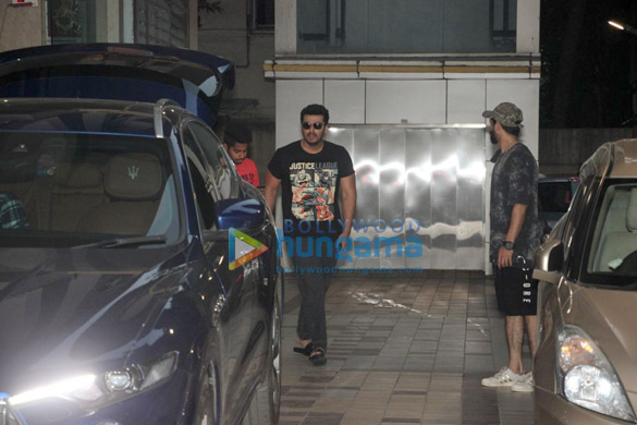 arjun kapoor spotted after dance practice in bandra 5