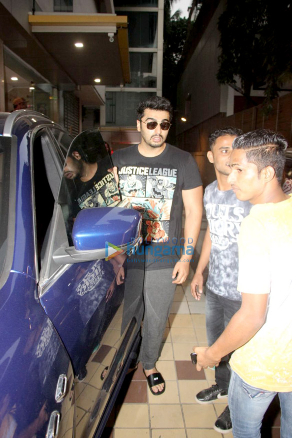 arjun kapoor spotted after dance practice in bandra 6