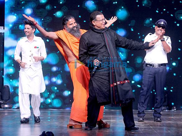 baba ramdev snapped on sets of dance india dance 6